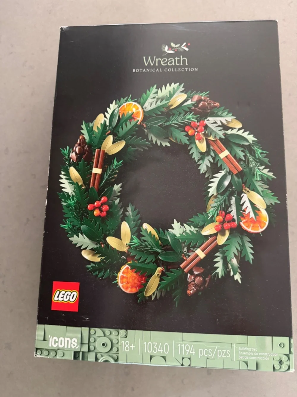 Brand new -  Lego - Wreath - Botanical Collection - #10340